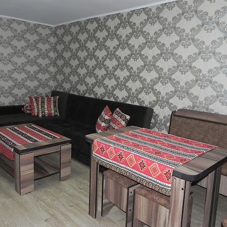 Old Yard Guest House 第比利斯 外观 照片
