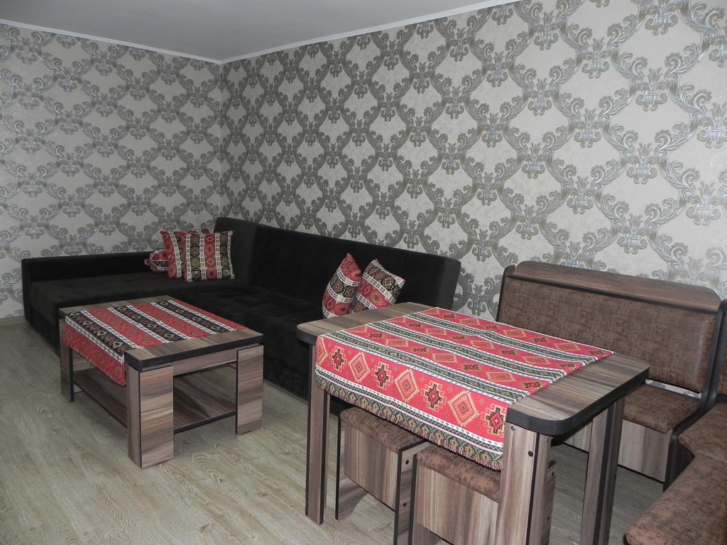 Old Yard Guest House 第比利斯 外观 照片