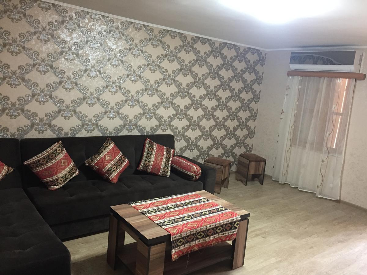 Old Yard Guest House 第比利斯 外观 照片