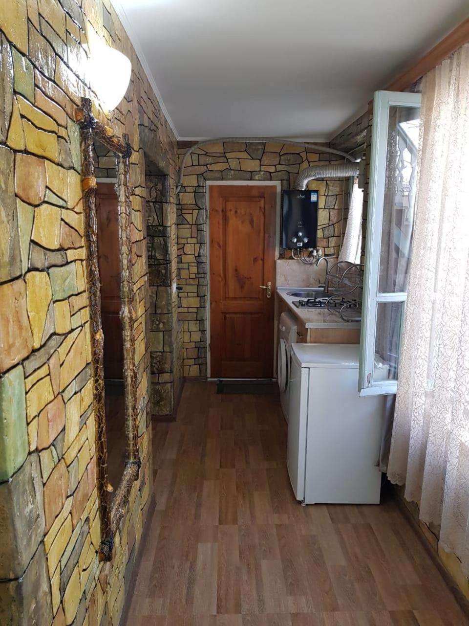 Old Yard Guest House 第比利斯 外观 照片
